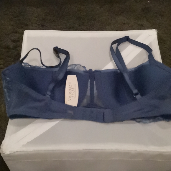 VS Lace Dream Angels Balconet - Picture 2 of 4